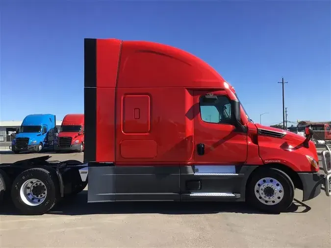 2021 FREIGHTLINER CA126