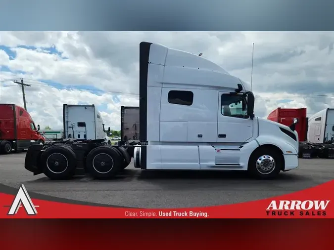 2021 VOLVO VNL740