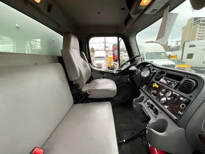 2019 Freightliner M2