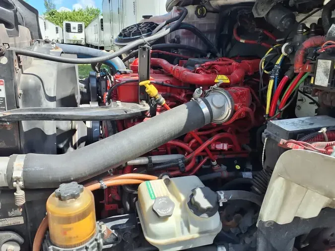 2018 FREIGHTLINER M2 106
