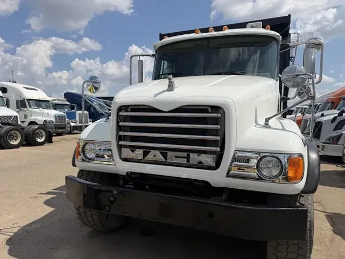 2003 MACK GRANITE CV713