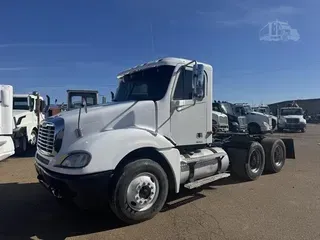 2004 FREIGHTLINER COLUMBIA 120