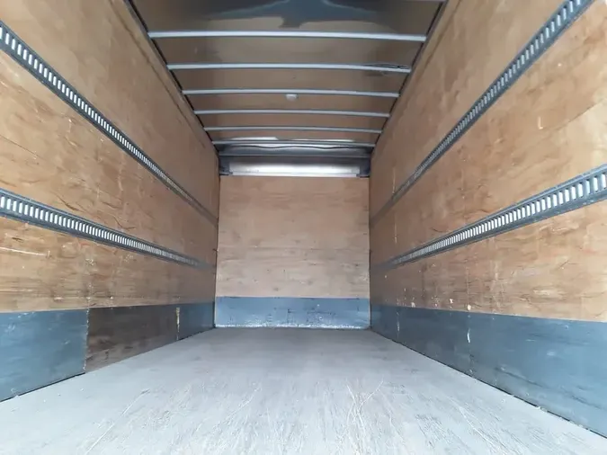 2014 FREIGHTLINER M2 106