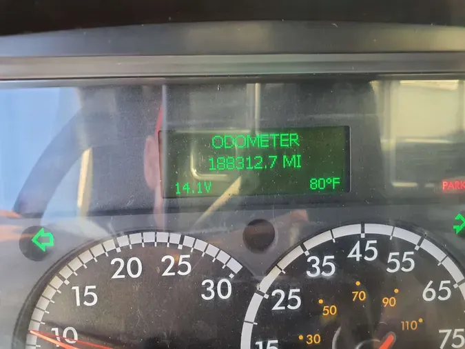 2017 FREIGHTLINER/MERCEDES M2 106