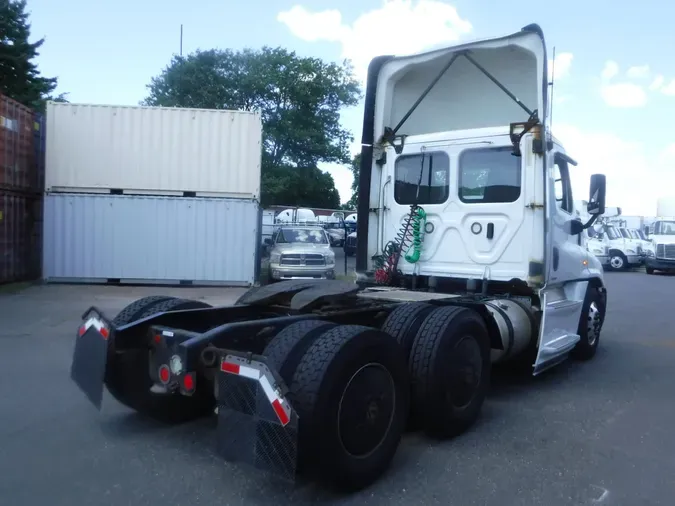 2019 FREIGHTLINER/MERCEDES CASCADIA 125