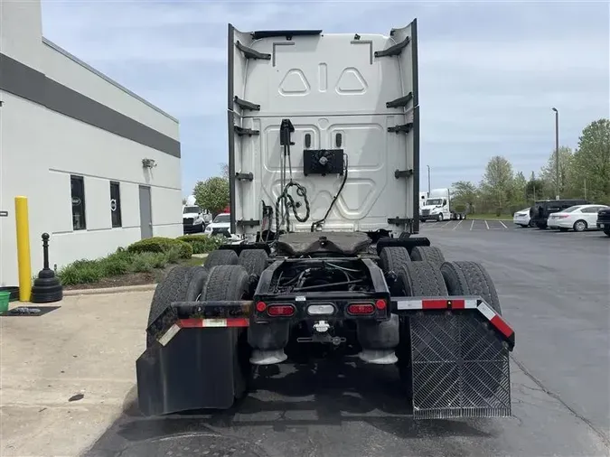 2020 FREIGHTLINER CA126