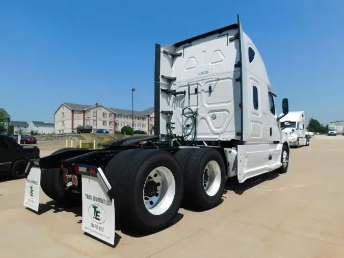 2020 Freightliner New Cascadia 126