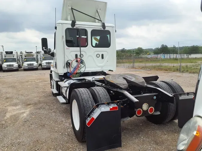 2020 FREIGHTLINER/MERCEDES CASCADIA 113