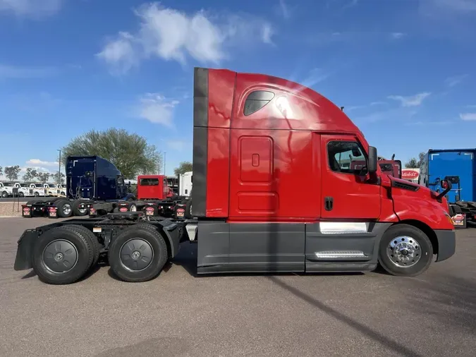 2021 Freightliner Cascadia