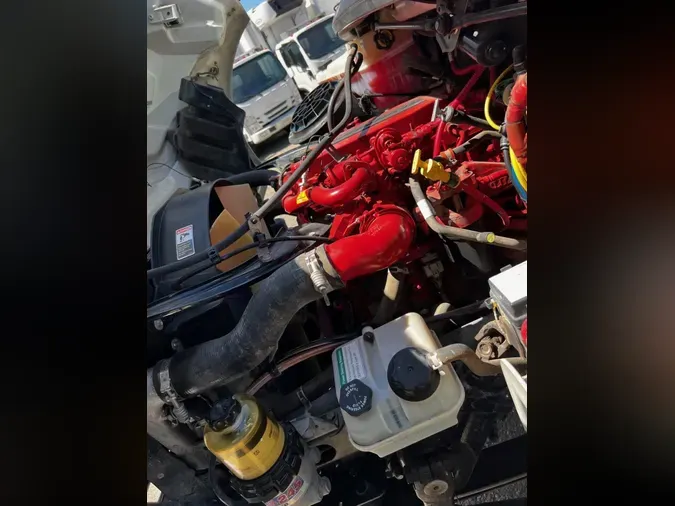 2018 FREIGHTLINER M2 106
