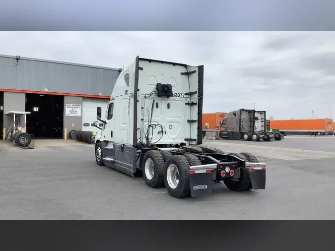 2022 Freightliner Cascadia 126