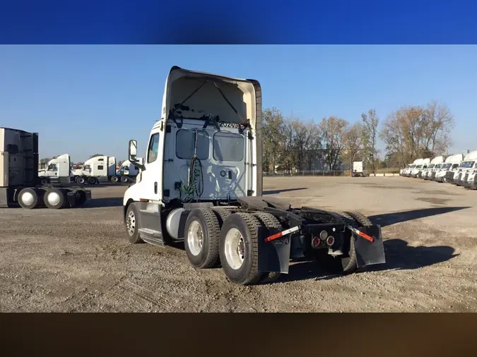 2020 Freightliner Cascadia 126