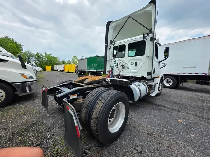 2019 FREIGHTLINER NEW CASCADIA 126