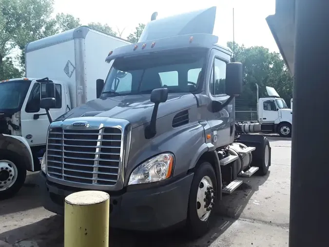 2019 FREIGHTLINER CASCADIA 1133c78674a2629488c36b0088b8e11e621