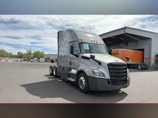 2025 Freightliner Cascadia 126