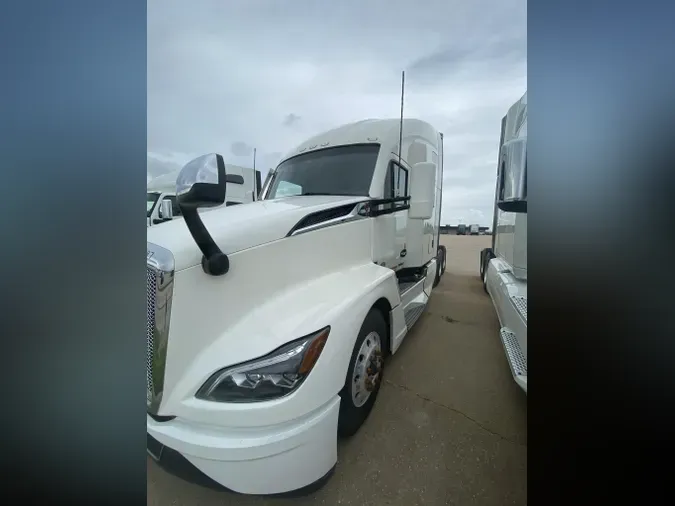 2022 KENWORTH T680