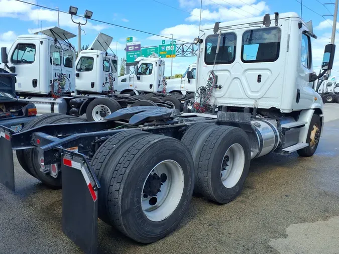 2018 FREIGHTLINER/MERCEDES CASCADIA 113