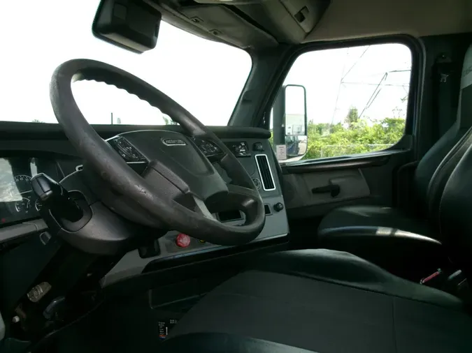 2022 Freightliner Cascadia3c81374c362529deda045f7edf373bb3