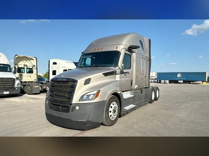 2022 Freightliner Cascadia 126