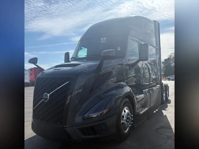 2027 VOLVO TRUCK VNL64TV04