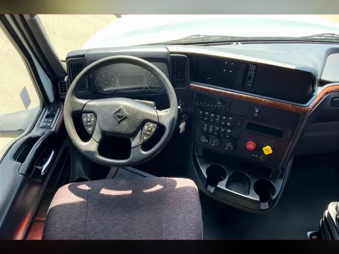 2022 INT LT625 6x4
