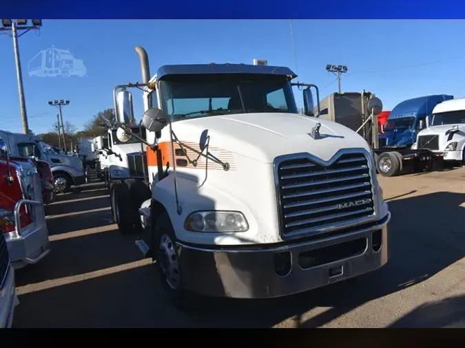 2017 MACK PINNACLE CXU613