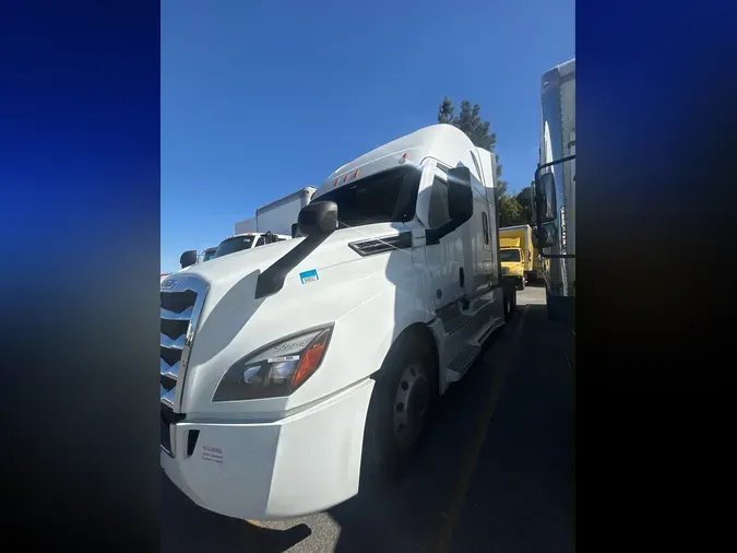 2021 FREIGHTLINER/MERCEDES NEW CASCADIA PX12664