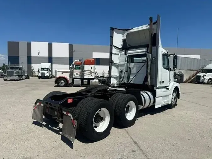 2016 Volvo VNL300