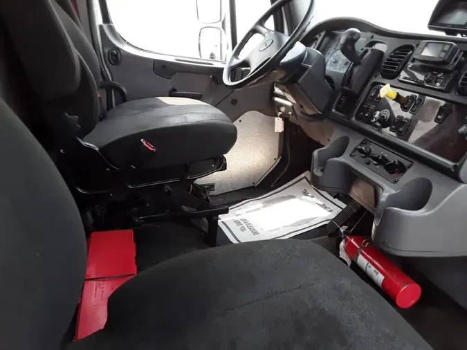 2022 FREIGHTLINER/MERCEDES M2 1063c97c4fc82051a1017a1ded40600a285