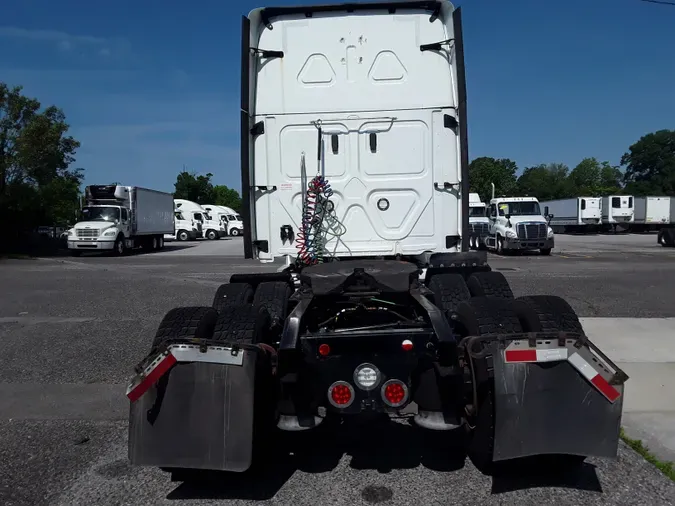 2019 FREIGHTLINER/MERCEDES CASCADIA 125