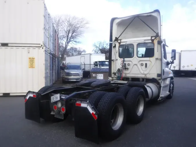 2018 FREIGHTLINER/MERCEDES CASCADIA 125