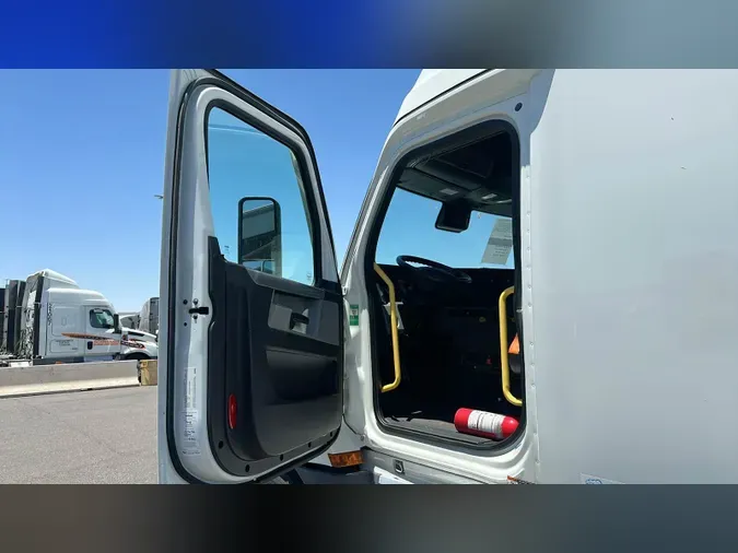 2022 Freightliner Cascadia 126