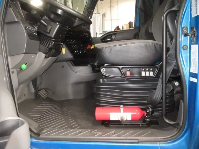 2021 NAVISTAR INTERNATIONAL LT625 SLPR CAB