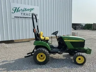 2004 John Deere 2210