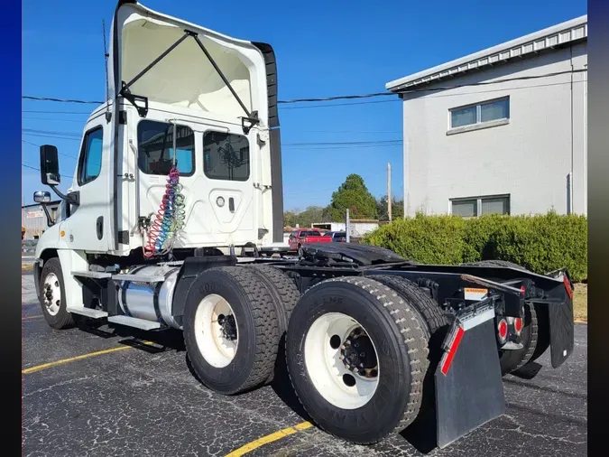 2019 FREIGHTLINER/MERCEDES CASCADIA 125