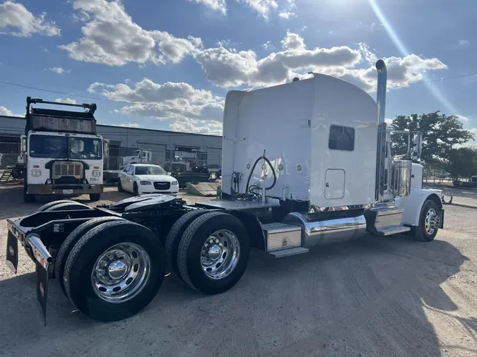 2020 Peterbilt 389