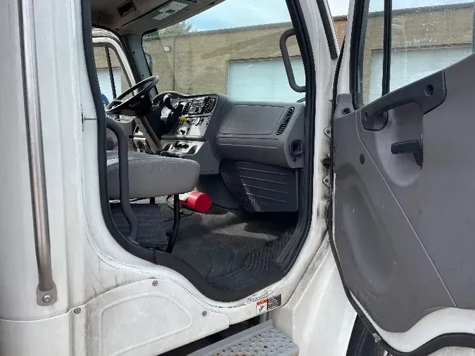 2019 Freightliner M2