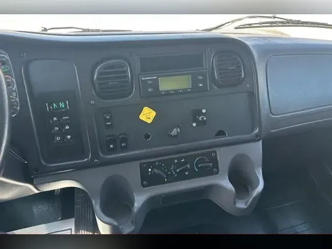 2019 Freightliner Business Class M2 106