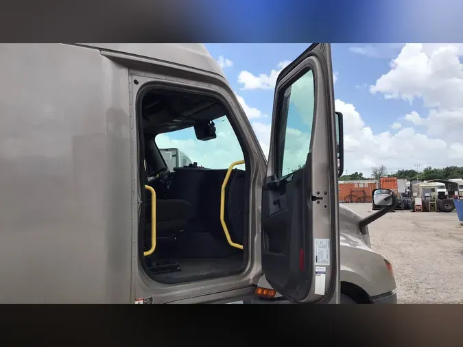 2024 Freightliner Cascadia 126