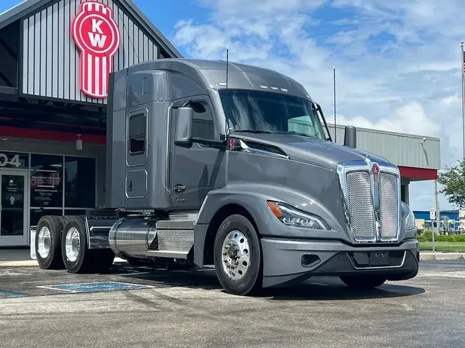 2025 Kenworth T680