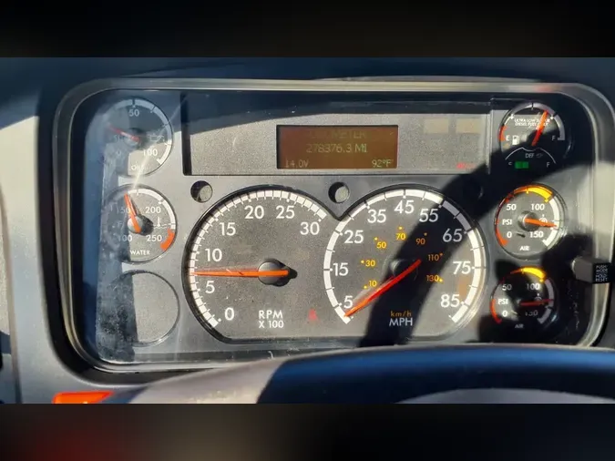 2021 FREIGHTLINER/MERCEDES M2 106
