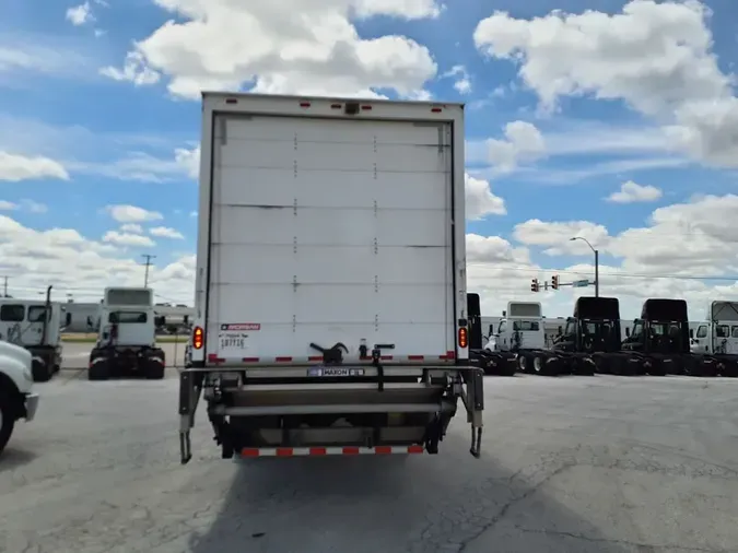 2018 FREIGHTLINER M2 106