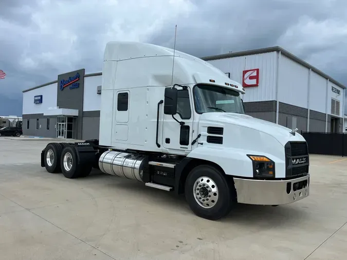 2025 MACK AN64T70