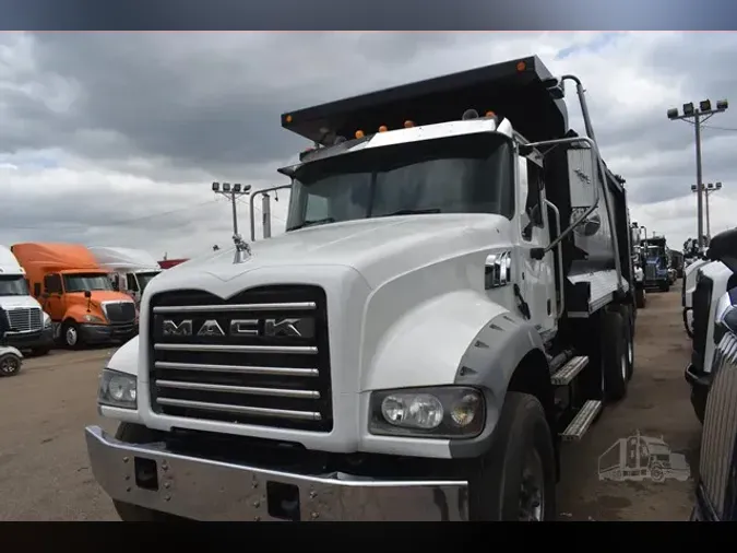 2013 MACK GRANITE GU713