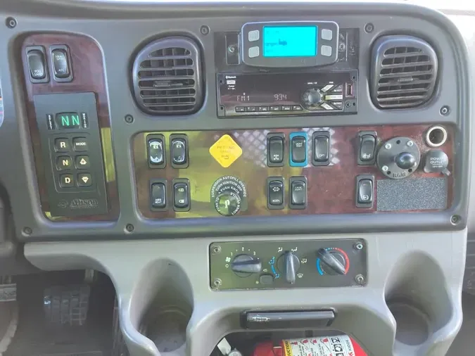 2019 FREIGHTLINER/MERCEDES M2 106