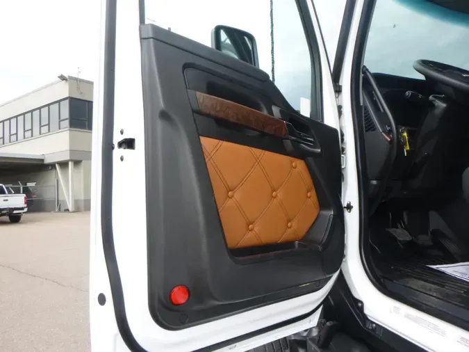 2024 Kenworth T680