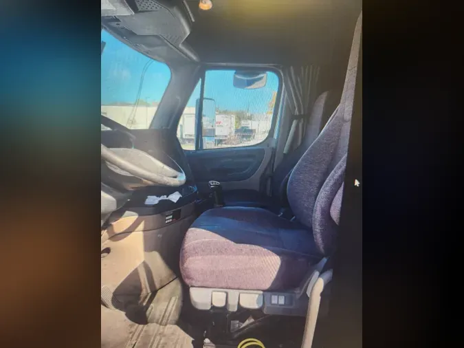 2020 FREIGHTLINER/MERCEDES CASCADIA 113" DAYCAB