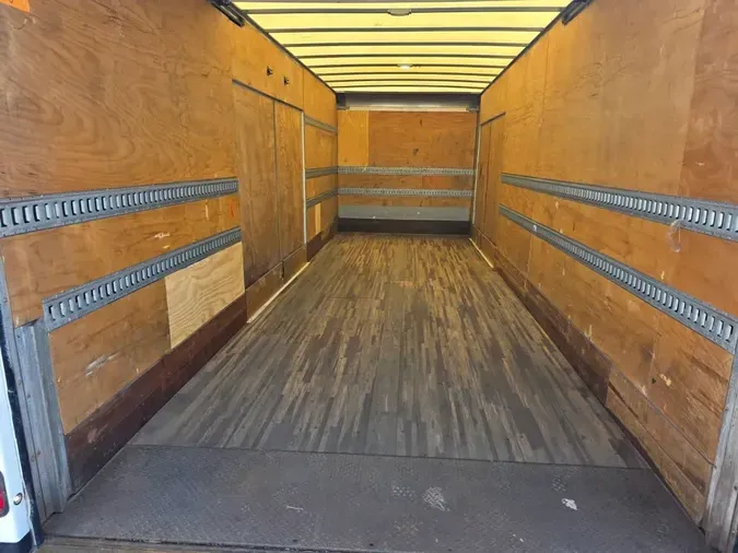 2019 FREIGHTLINER/MERCEDES M2 106