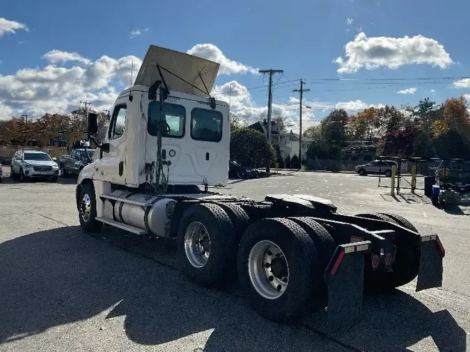 2018 Freightliner X12564ST