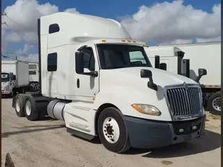 2019 NAVISTAR INTERNATIONAL LT625 SLPR CAB
